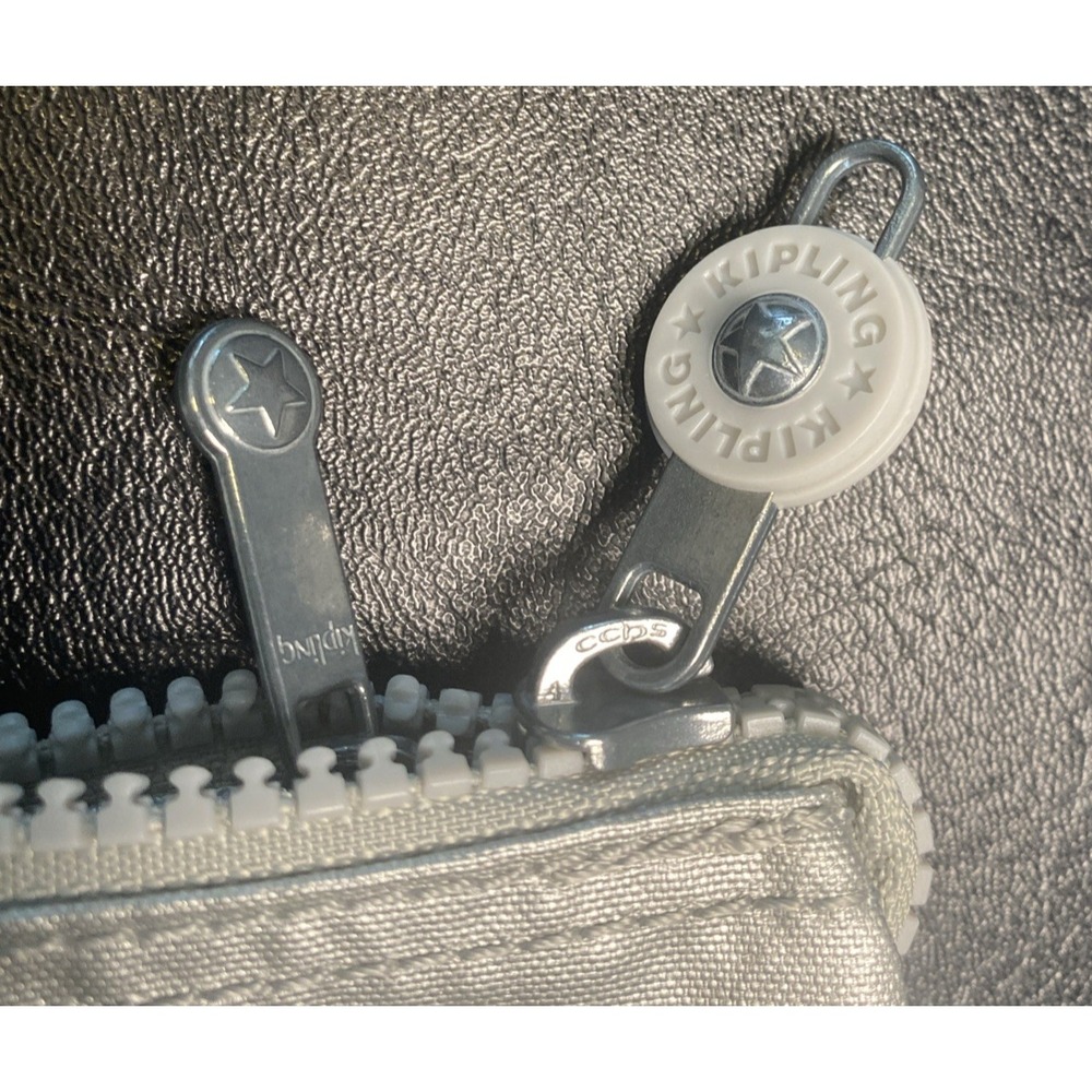 KIPLING Creativity Pouch Bag Silver Purse and Silver Gorilla Charm AC7248QD7 NEW - Picture 4 of 10